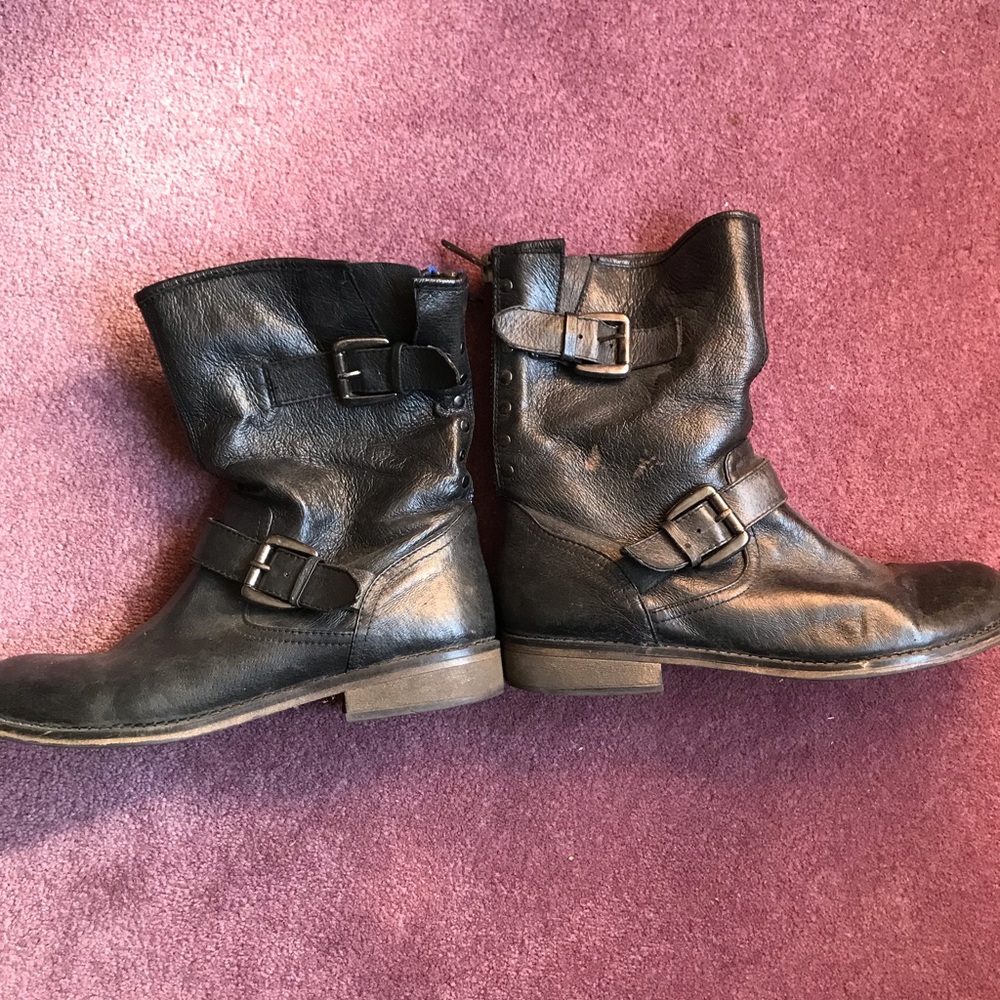 Steve Madden black biker boots with back zipper